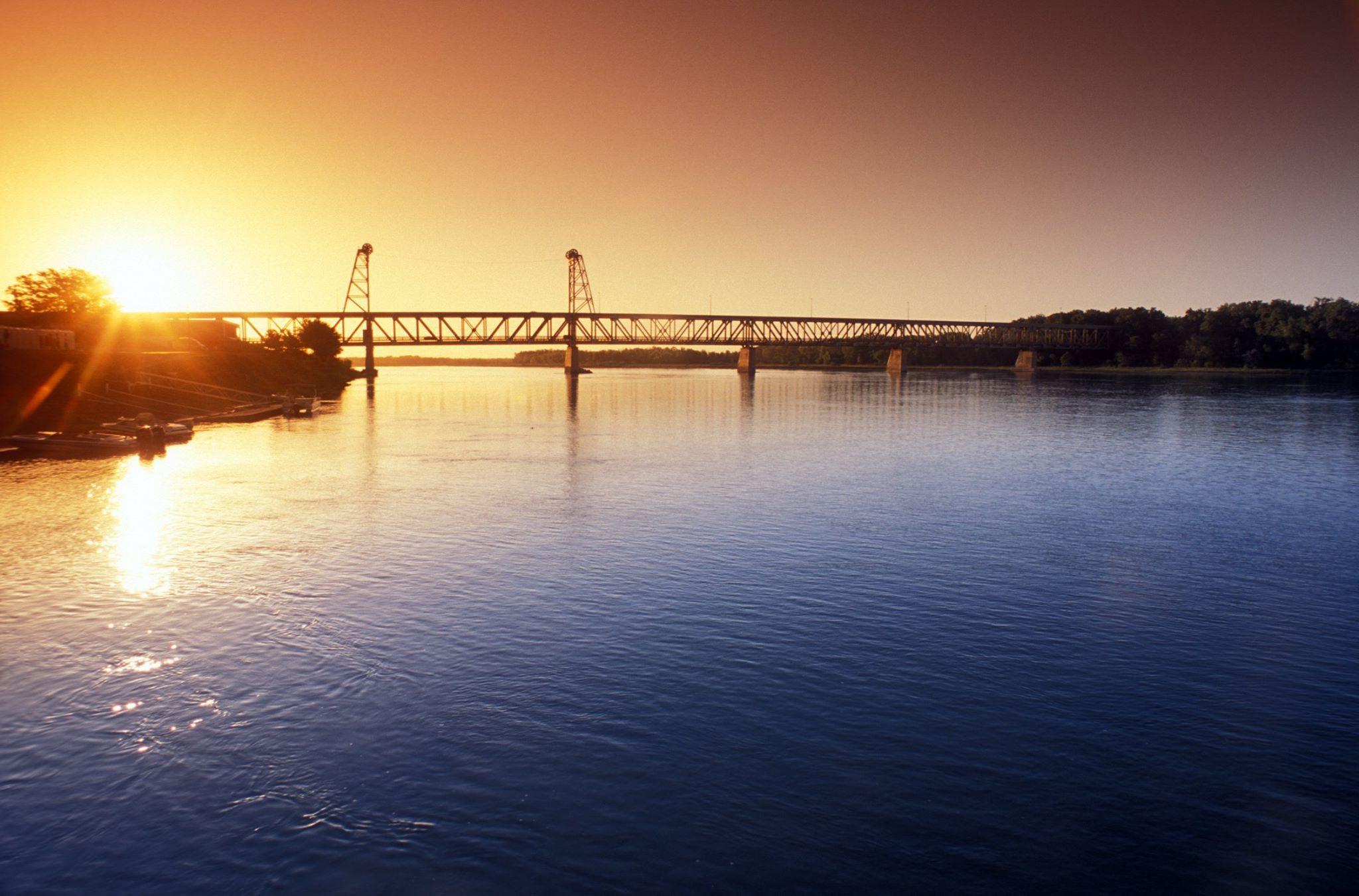 Yankton, SD Meridian Bridge